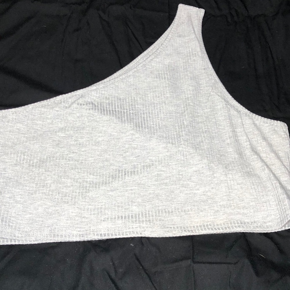 one shoulder shirt